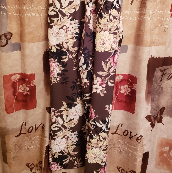 Floral Print Pants - Picture 2 of 4